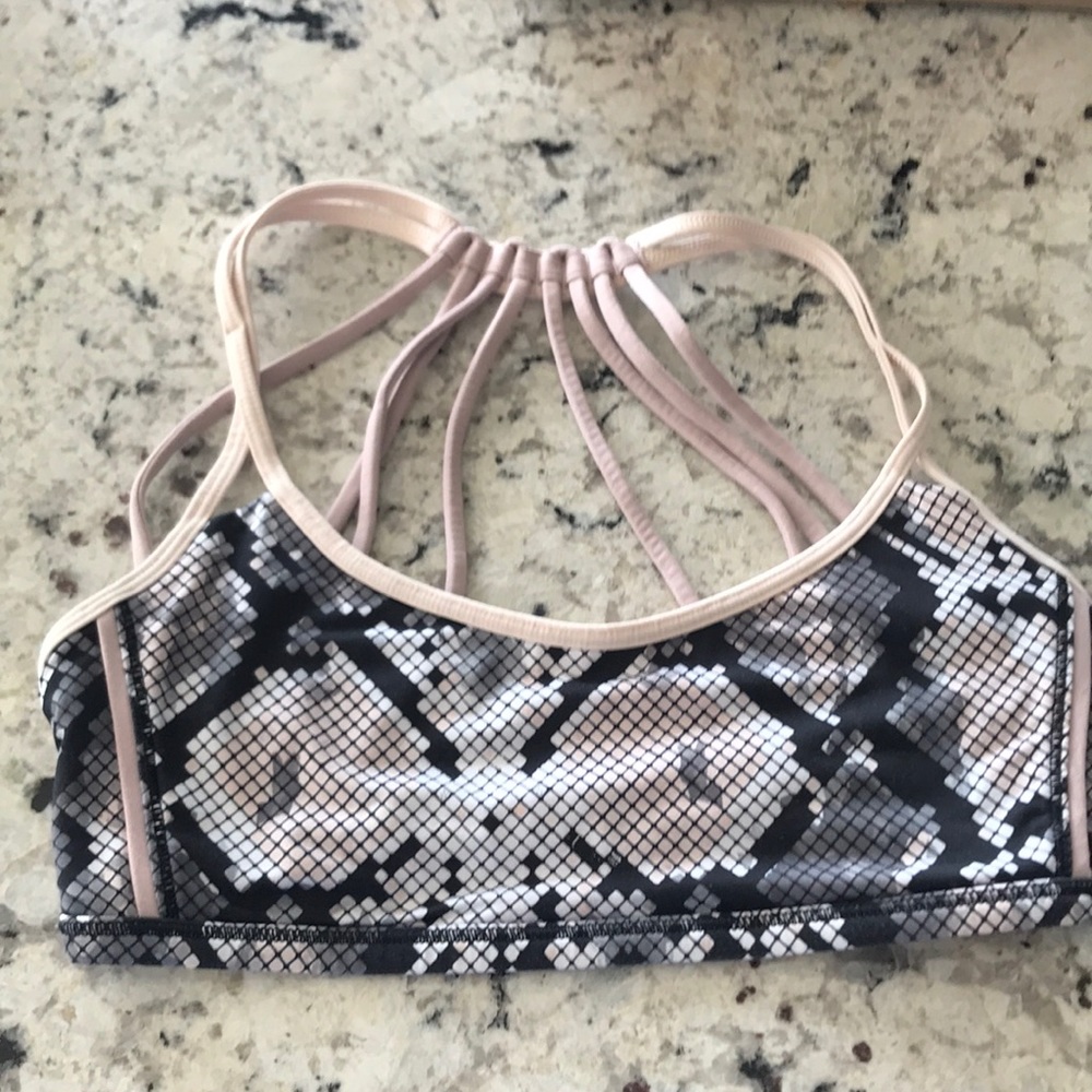 Lululemon lighten up bra